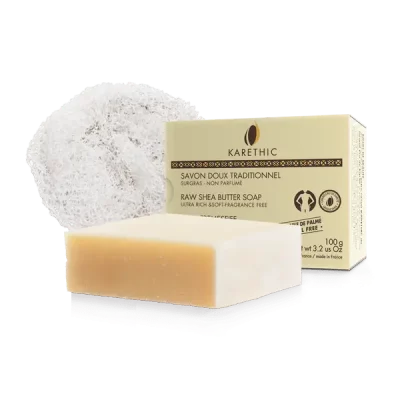 Un savon doux au beurre de karité bio et une éponge pour adoucir et sublimer la peau